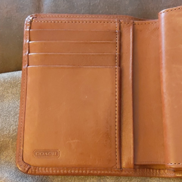 Wallets 2 - Picture 3 of 5